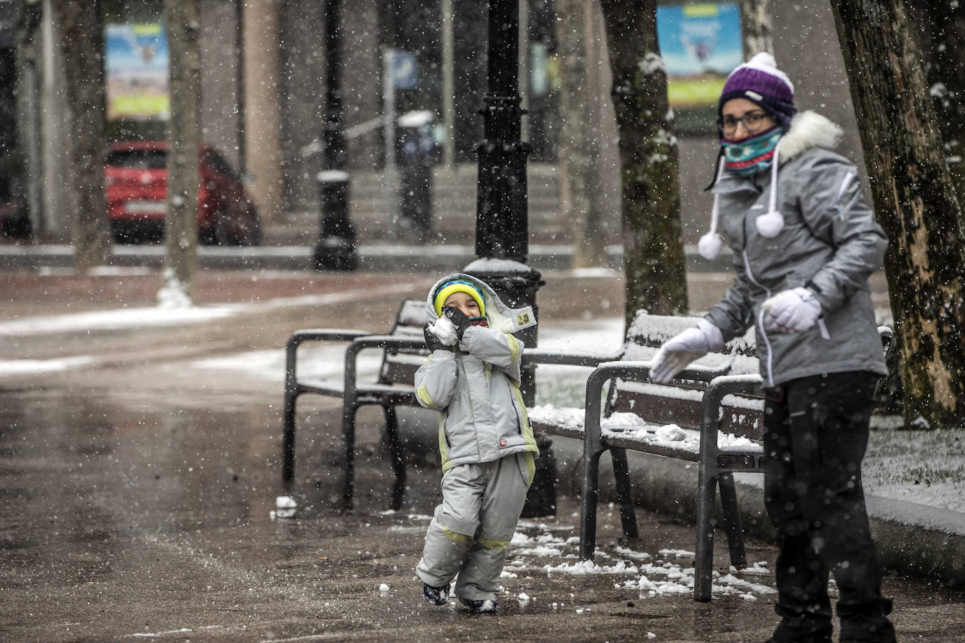 Fotos: La nieve cubre Logroño