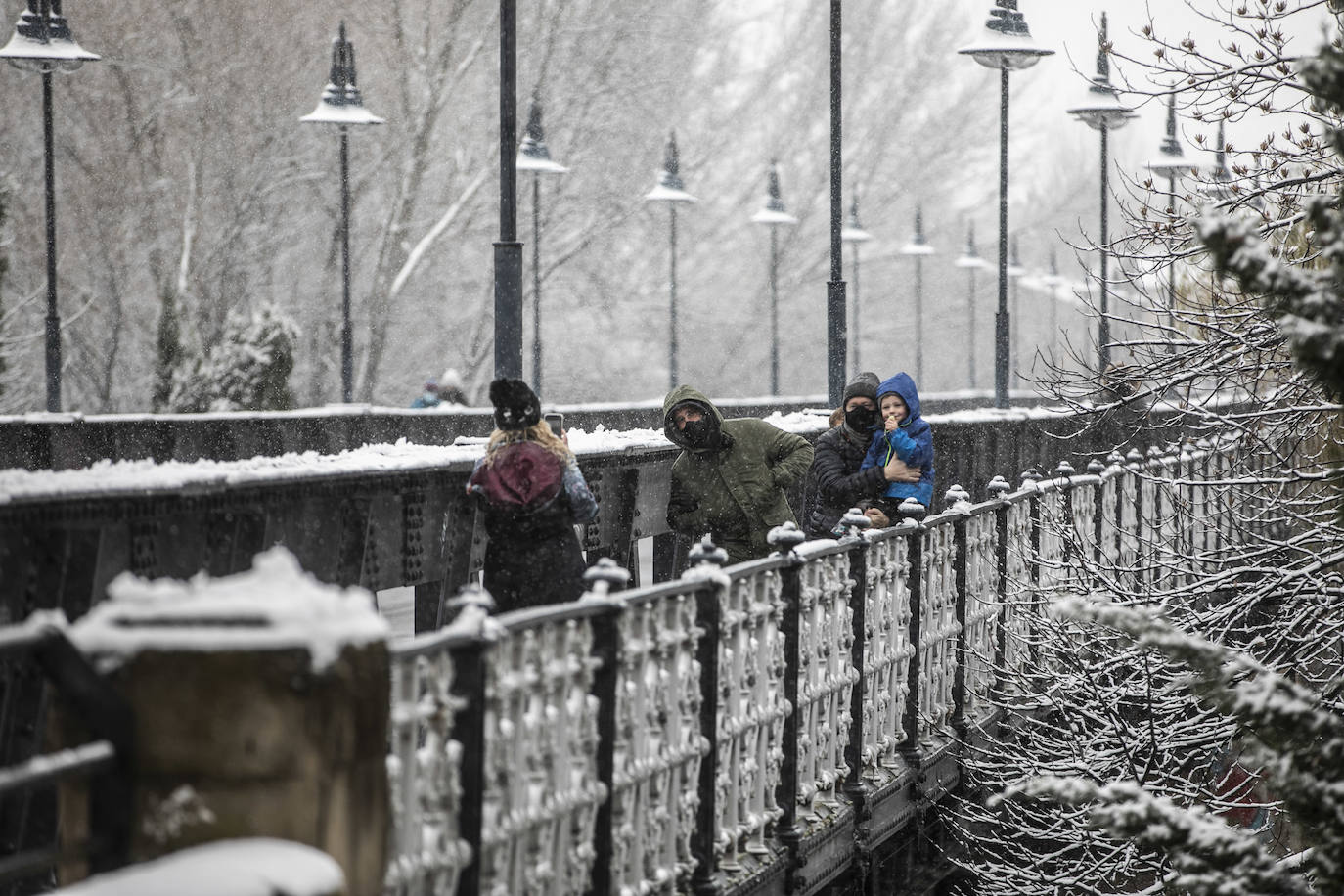 Fotos: La nieve cubre Logroño