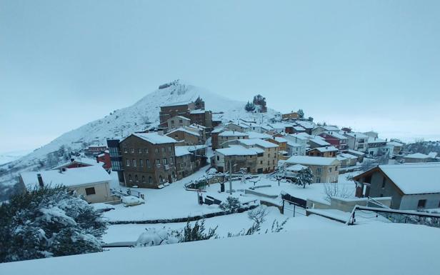 La Villa de Ocón, hoy con unos 20 centímetros de nieve. Foto de Inmaculada Ortega