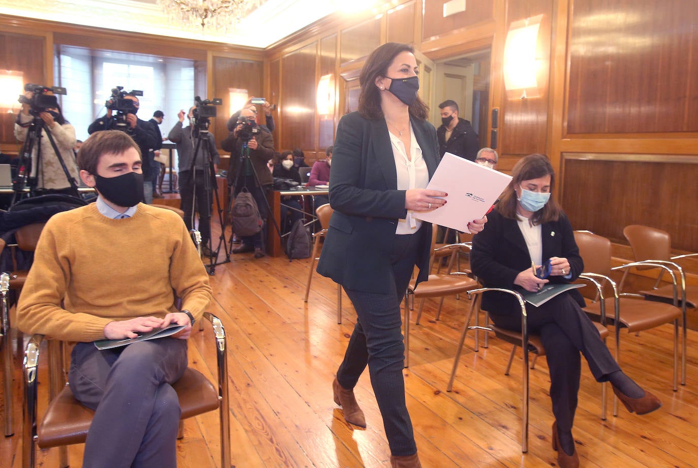 Fotos: El Gobierno riojano cierra todos los establecimientos a las cinco de la tarde y recomienda el autoconfinamiento