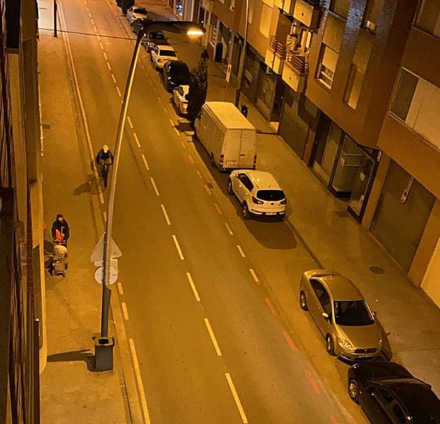 Paseo de la Constitución de Arnedo, vacío. 