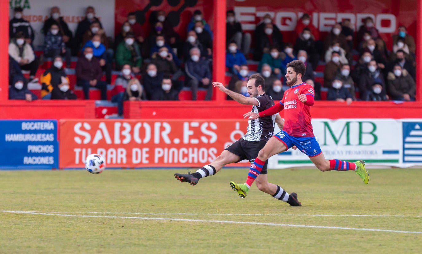 Fotos: Las imágenes del derbi entre el Calahorra y el Haro