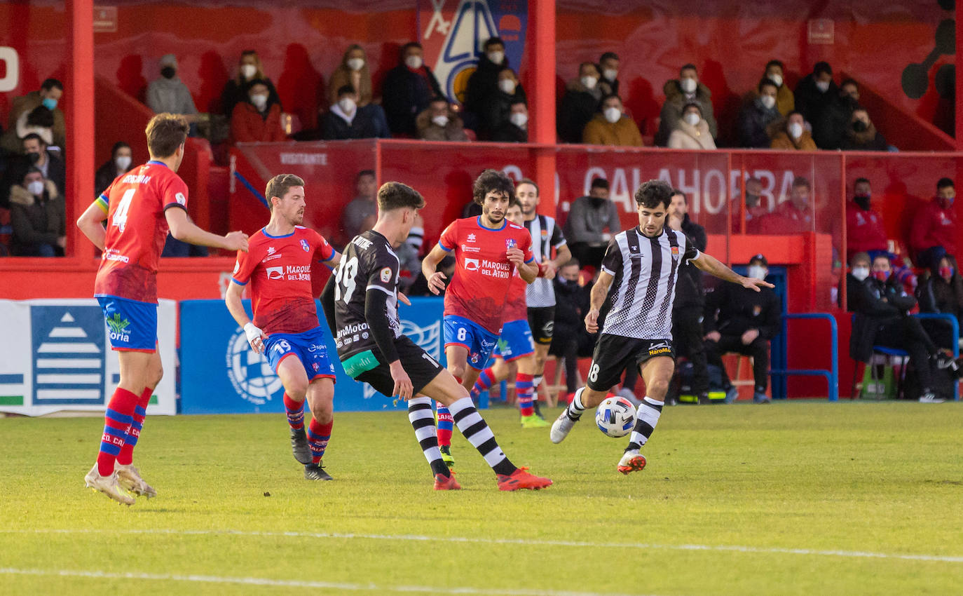 Fotos: Las imágenes del derbi entre el Calahorra y el Haro