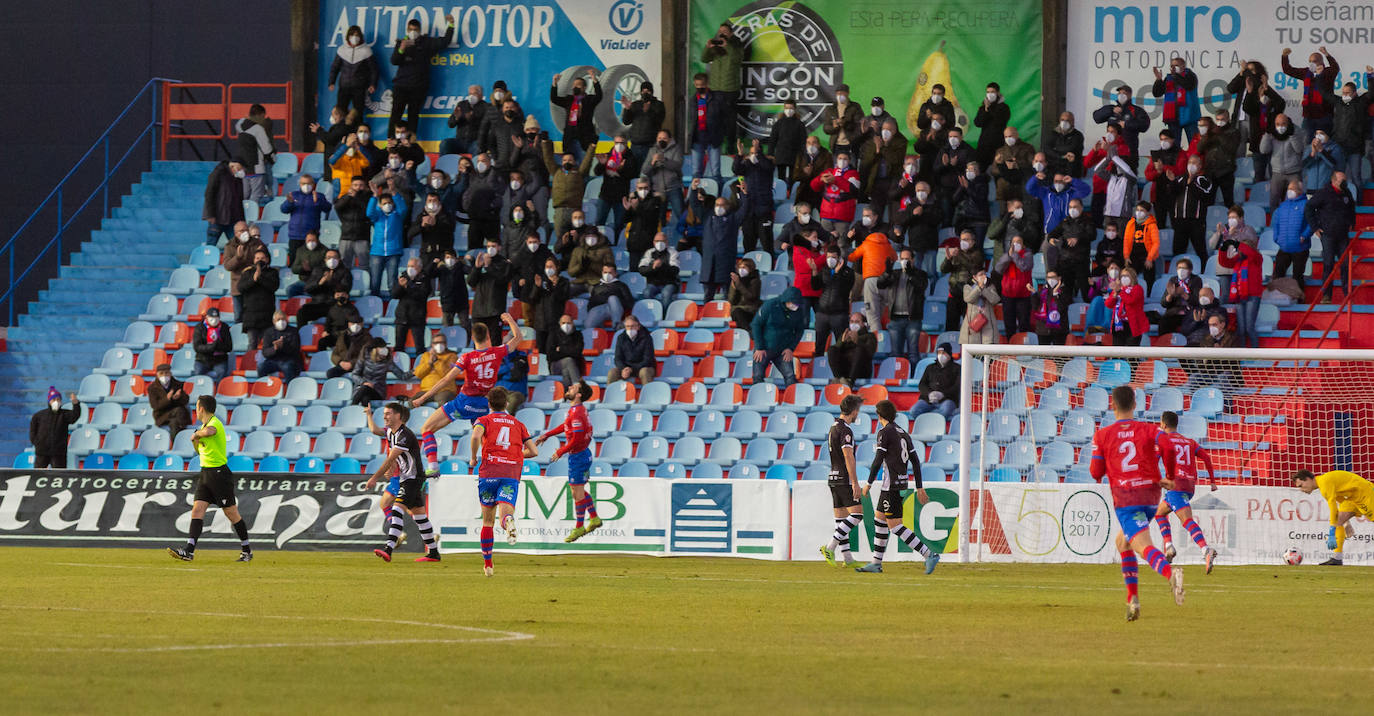 Fotos: Las imágenes del derbi entre el Calahorra y el Haro