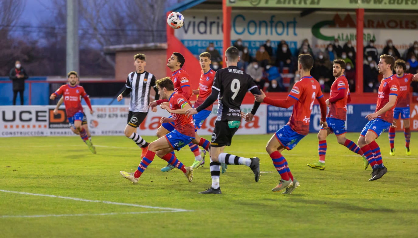 Fotos: Las imágenes del derbi entre el Calahorra y el Haro