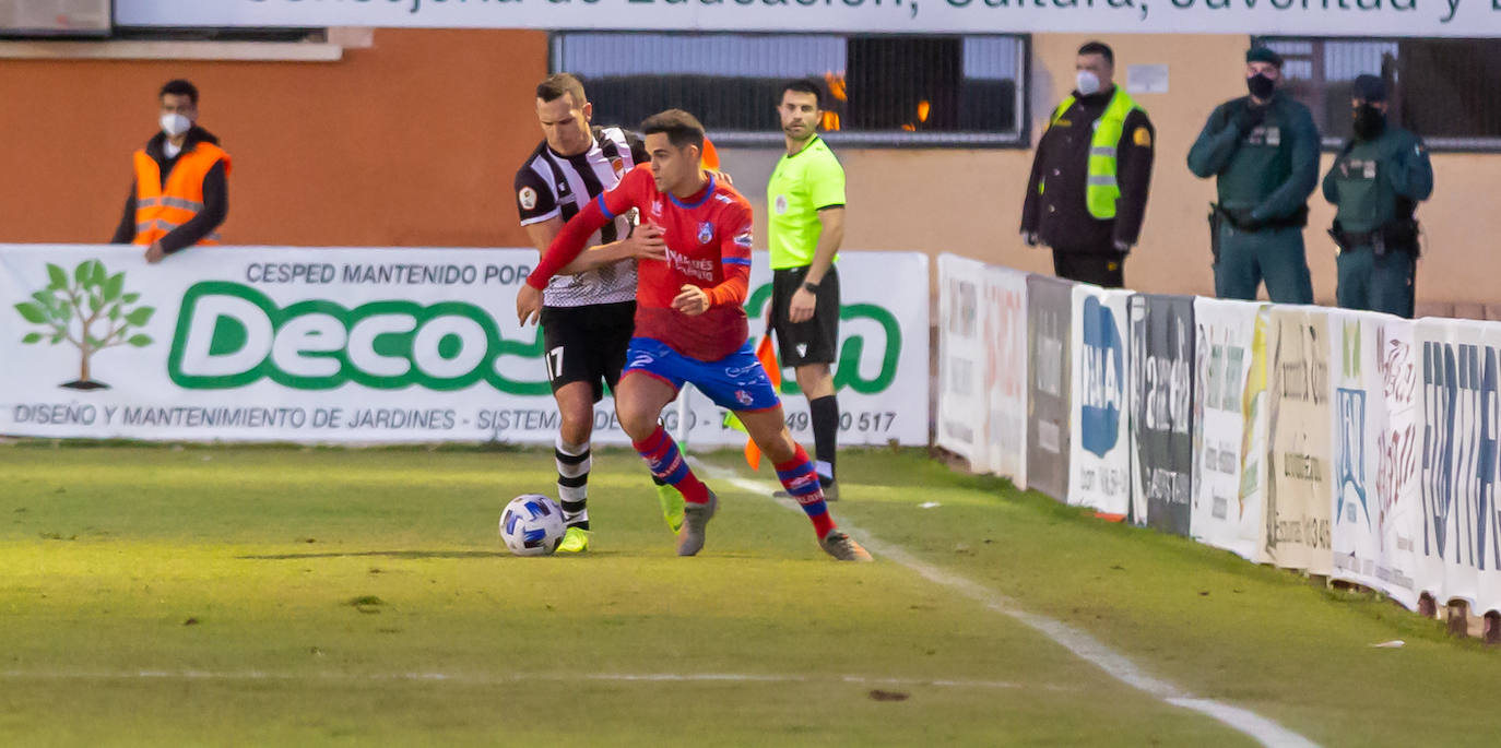 Fotos: Las imágenes del derbi entre el Calahorra y el Haro