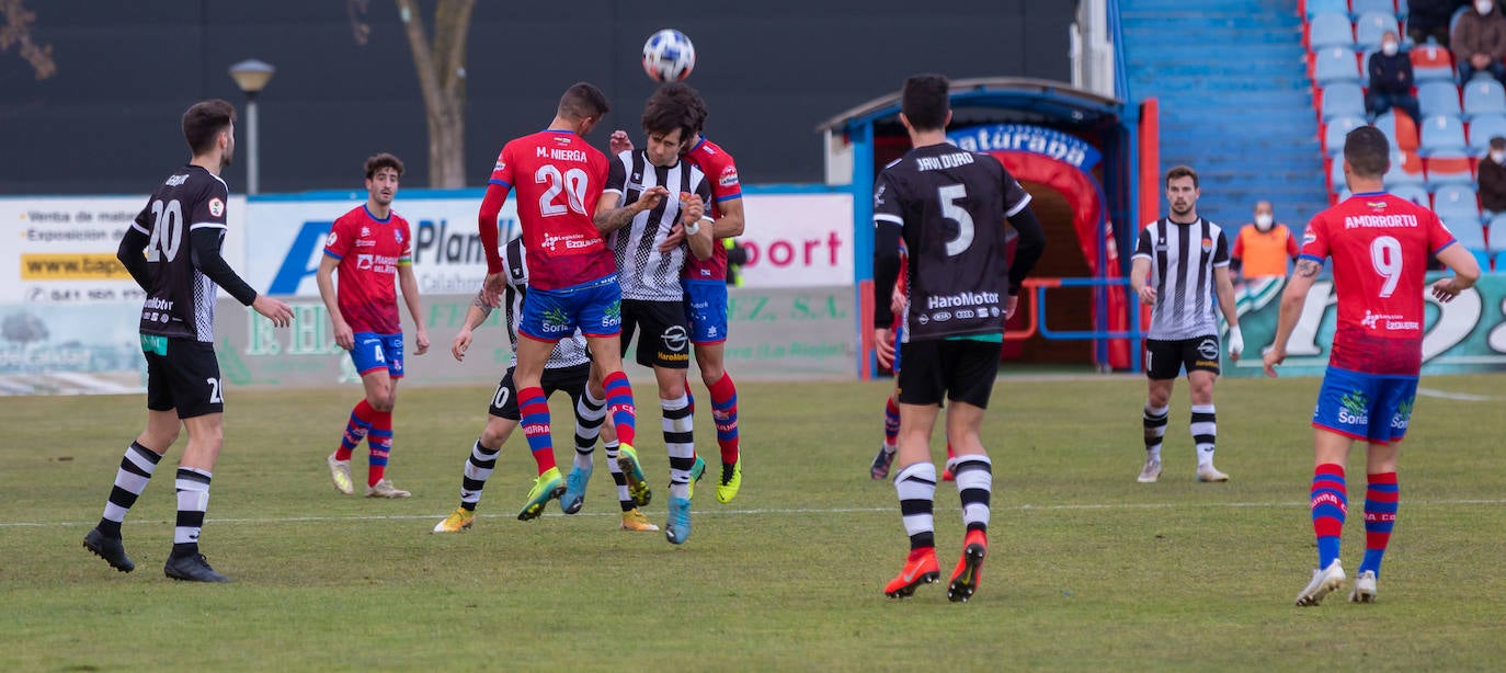 Fotos: Las imágenes del derbi entre el Calahorra y el Haro