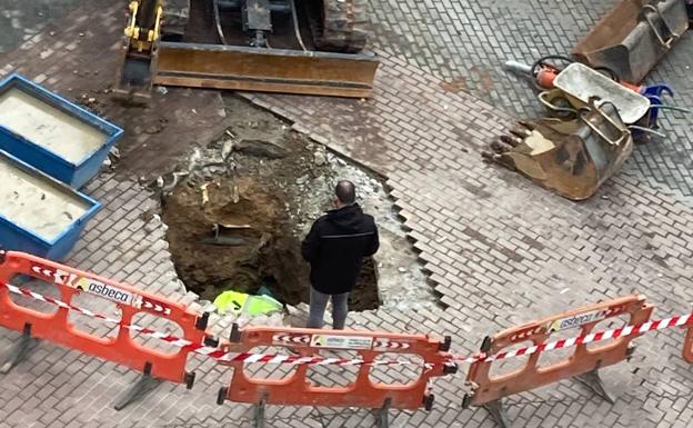 Obras por la rotura de un colector de aguas residuales en Logroño