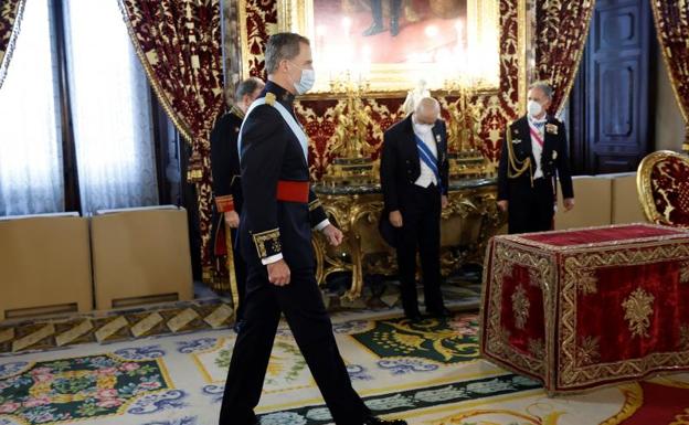 Felipe VI , durante una audiencia en la Zarzuela. 