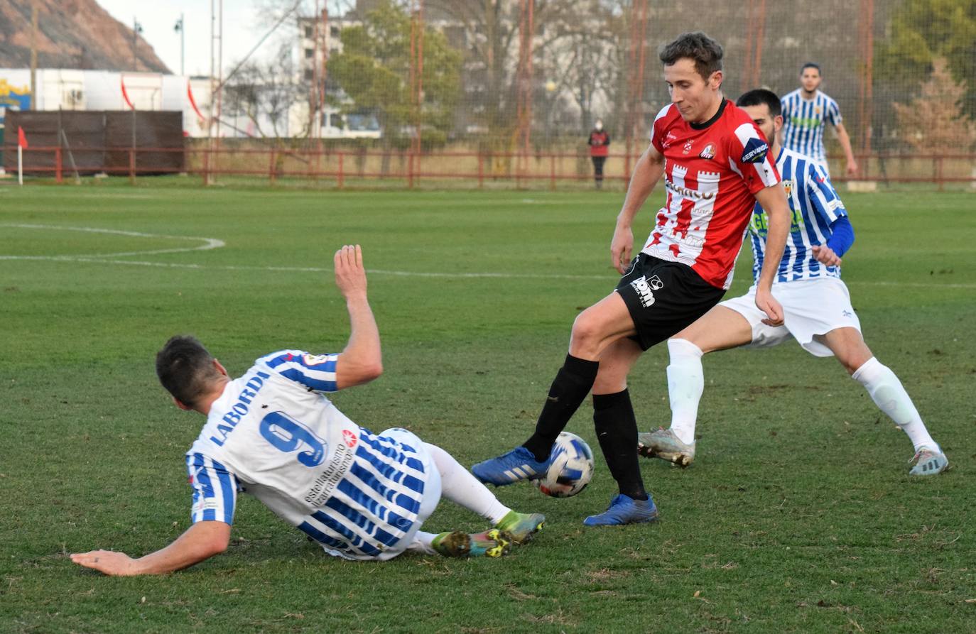 Fotos: Las imágenes de la derrota de la SD Logroñés ante el Izarra