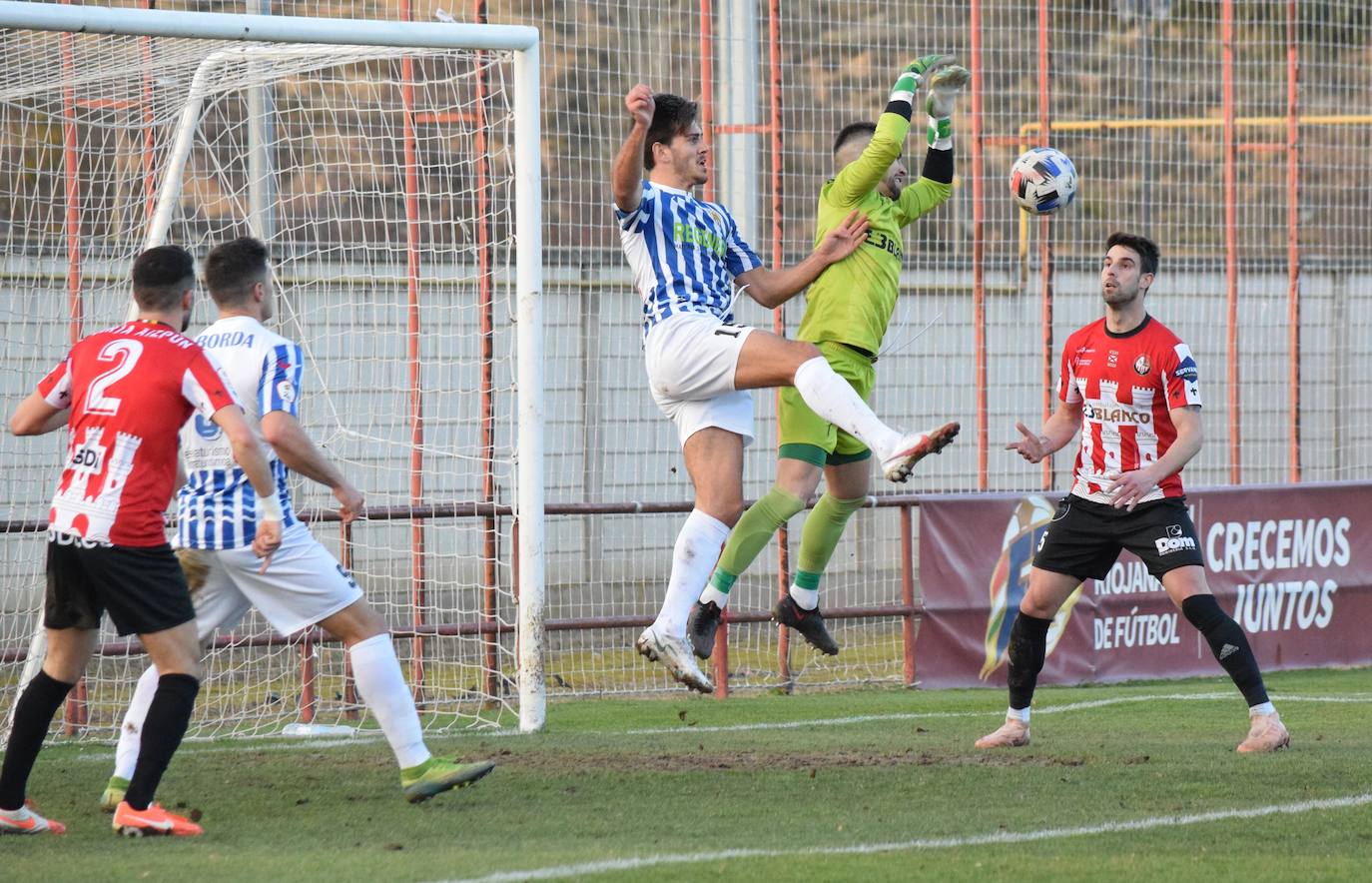 Fotos: Las imágenes de la derrota de la SD Logroñés ante el Izarra