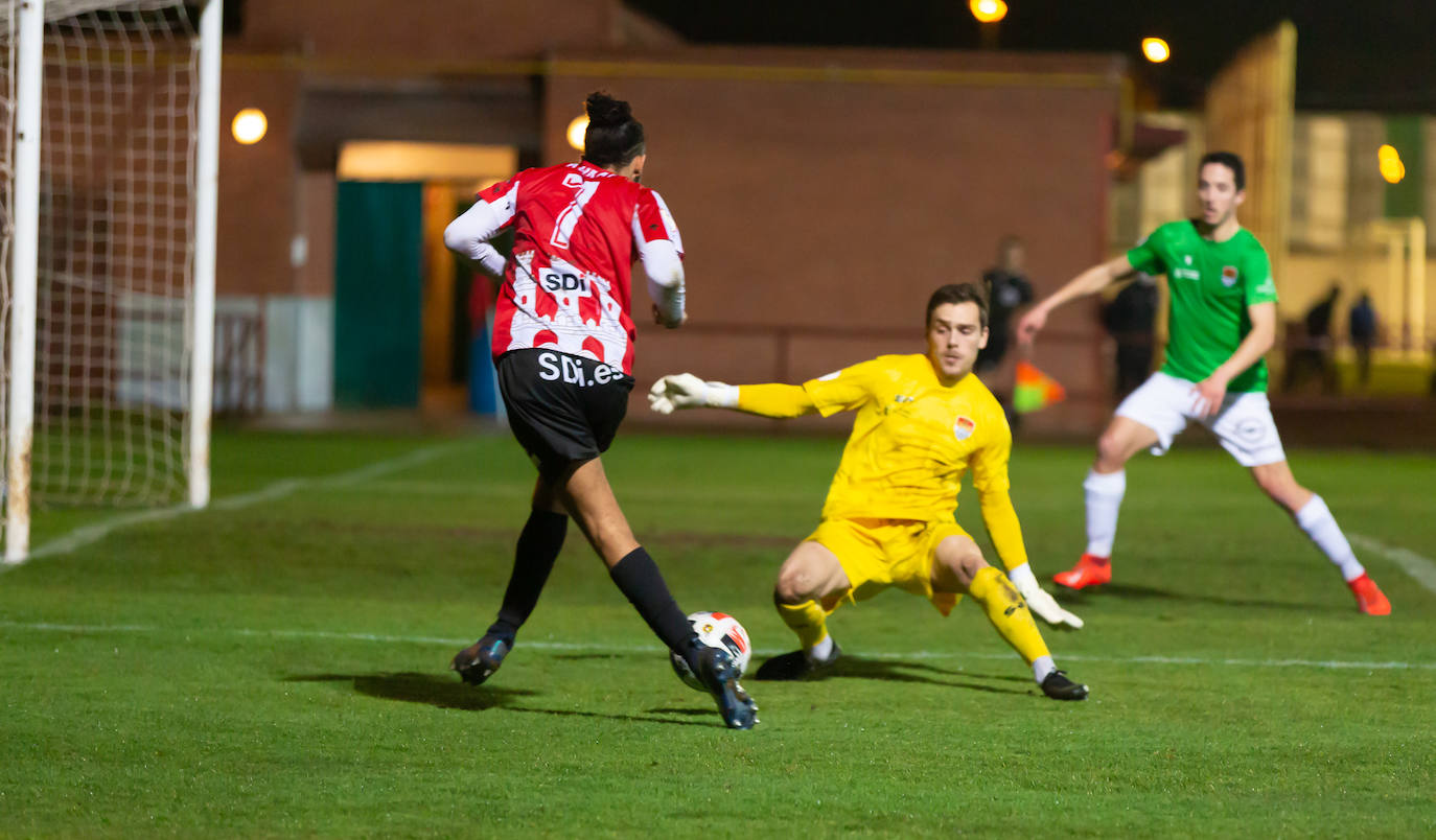 Fotos: El empate entre la SD Logroñes y el Haro, en imágenes