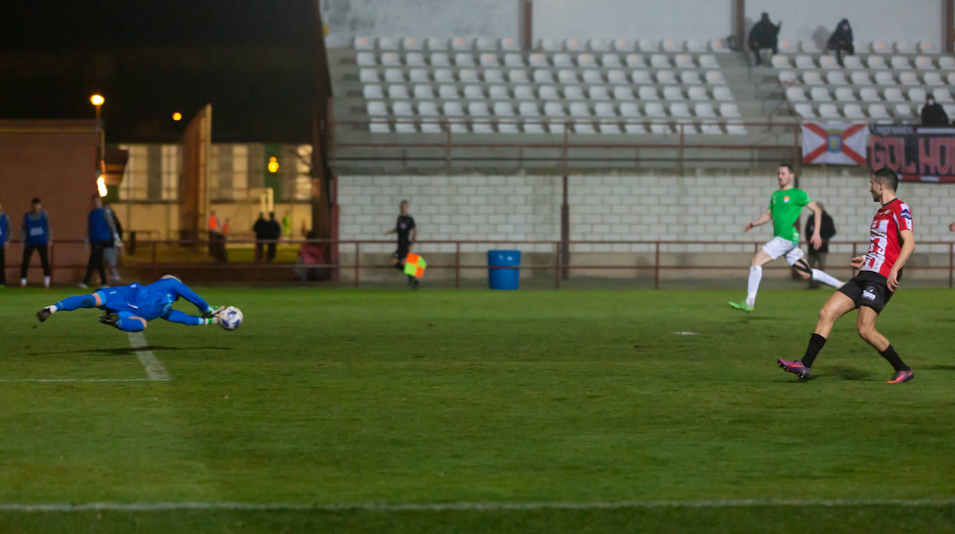 Fotos: El empate entre la SD Logroñes y el Haro, en imágenes