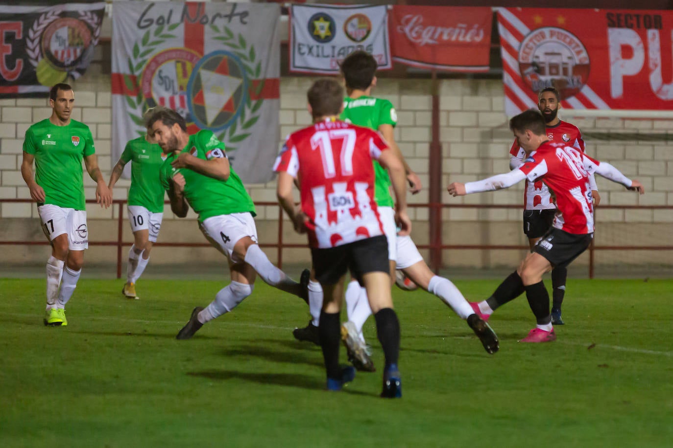 Fotos: El empate entre la SD Logroñes y el Haro, en imágenes