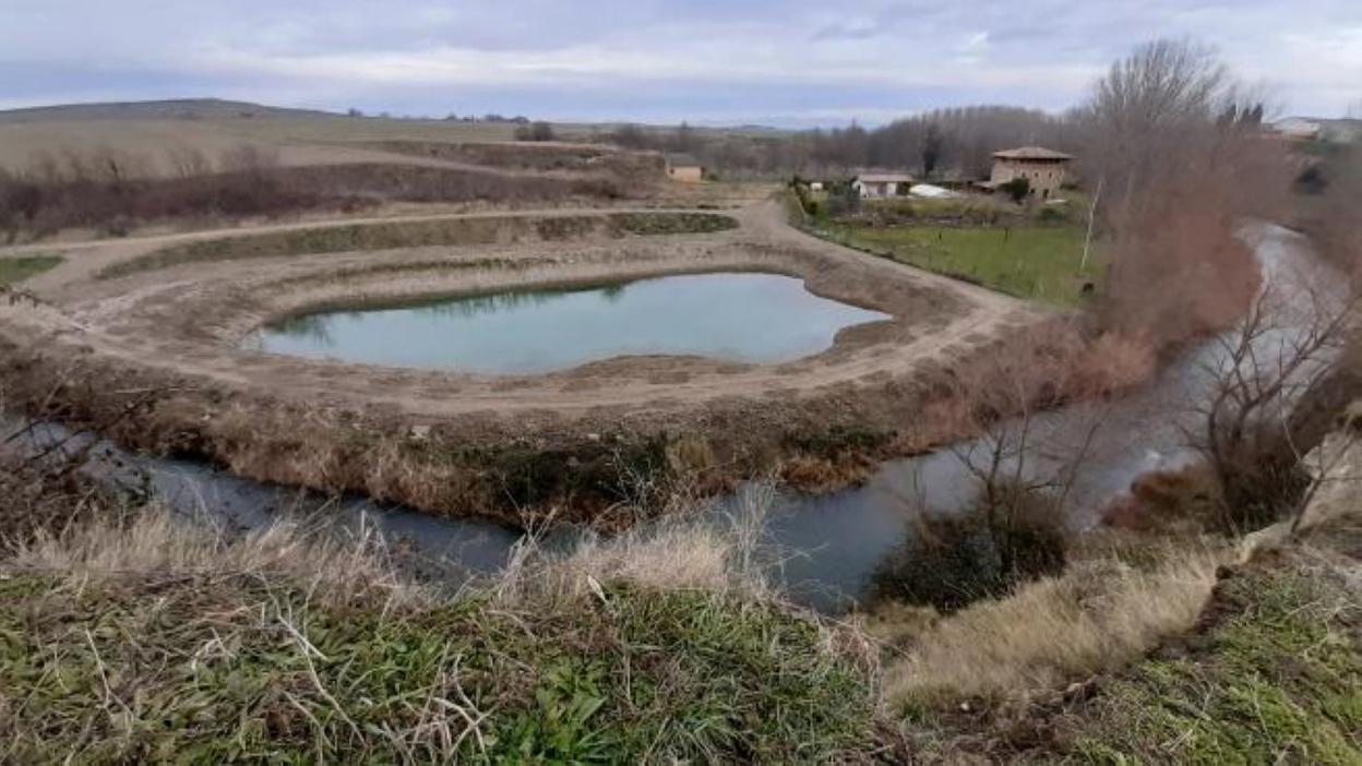 Humedal creado junto al río Tirón, en Herramélluri. 