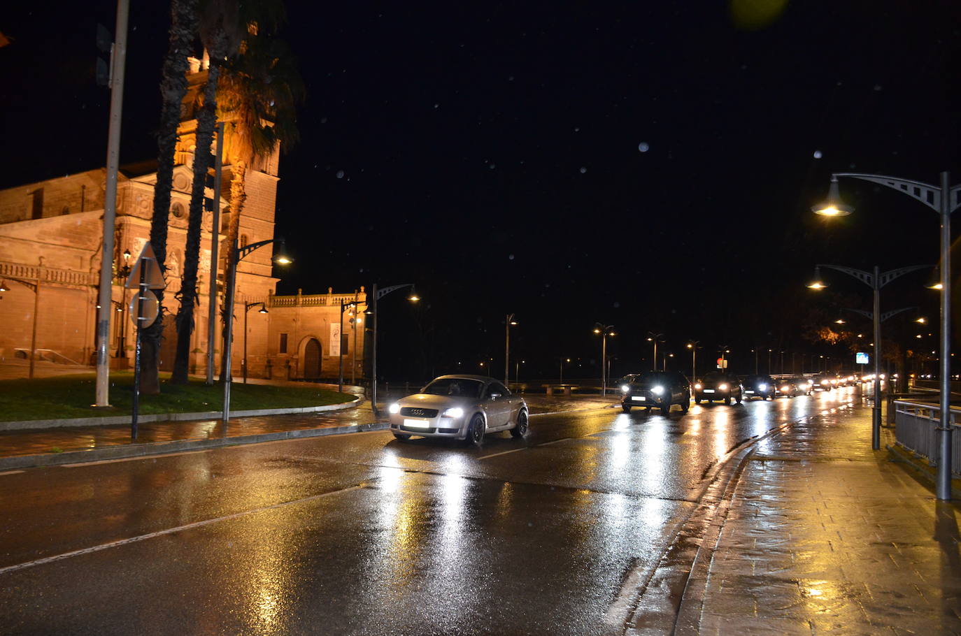 Fotos: Manifestación en coche en las calles de Calahorra