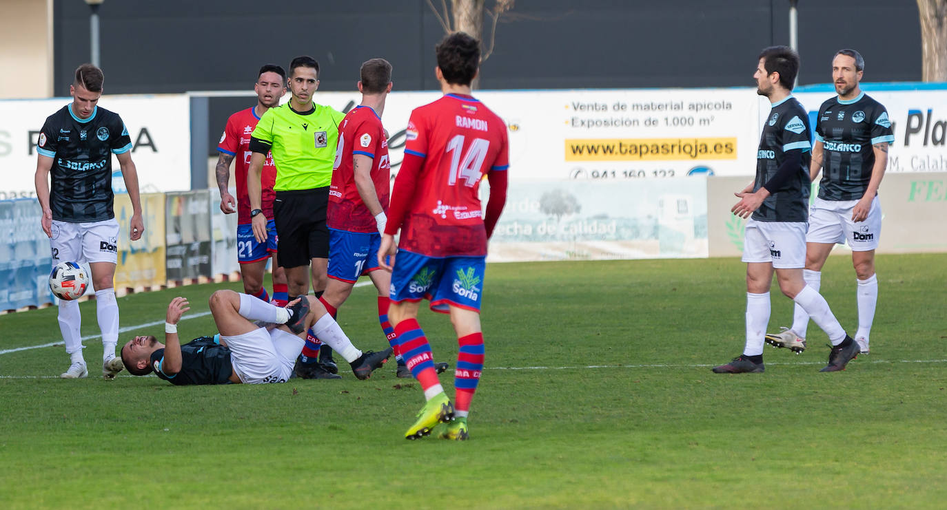 Fotos: Las imágenes del derbi entre el Calahorra y la SD Logroñés en La Planilla