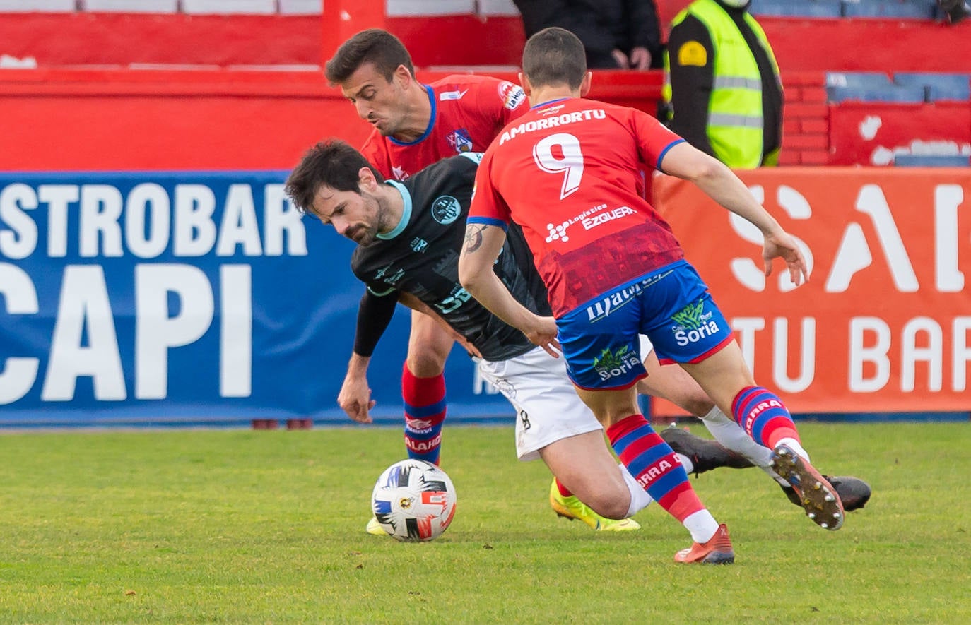 Fotos: Las imágenes del derbi entre el Calahorra y la SD Logroñés en La Planilla