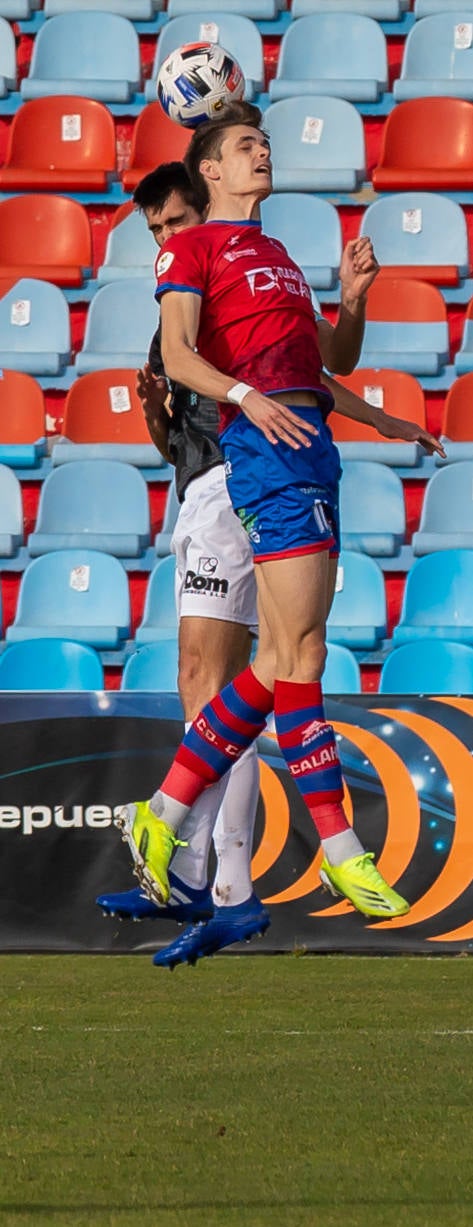 Fotos: Las imágenes del derbi entre el Calahorra y la SD Logroñés en La Planilla