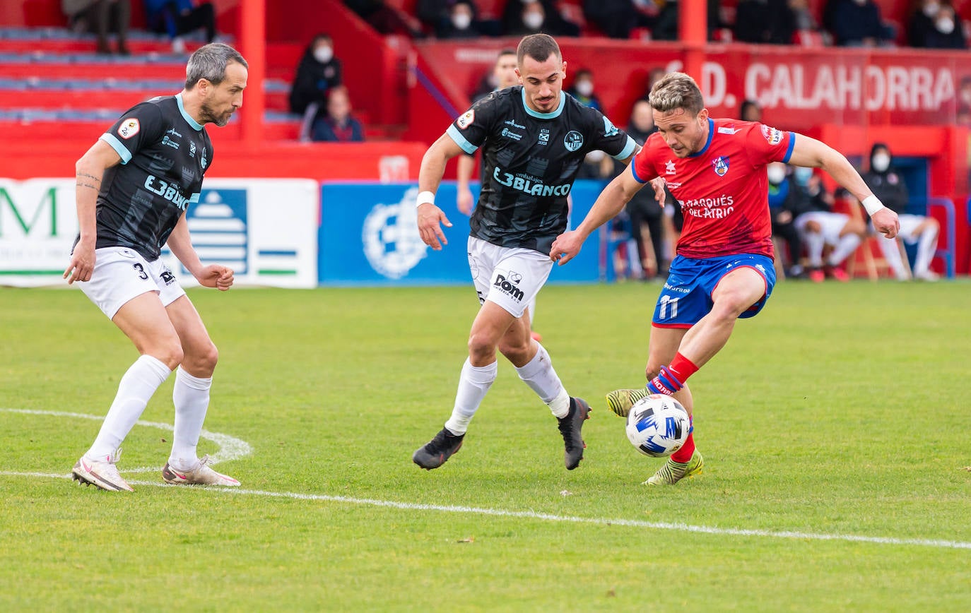 Fotos: Las imágenes del derbi entre el Calahorra y la SD Logroñés en La Planilla