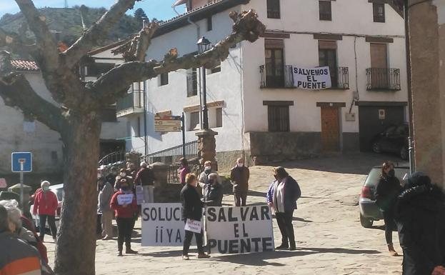 Imágenes de la manifestación en Ortigosa. 