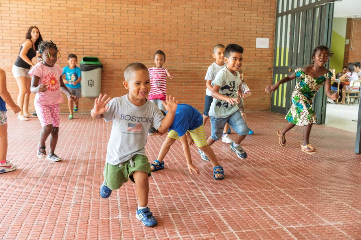 El acuerdo prevé luchar contra la pobreza infantil, fomentar el empleo y apoyar proyectos específicos de Cáritas. 