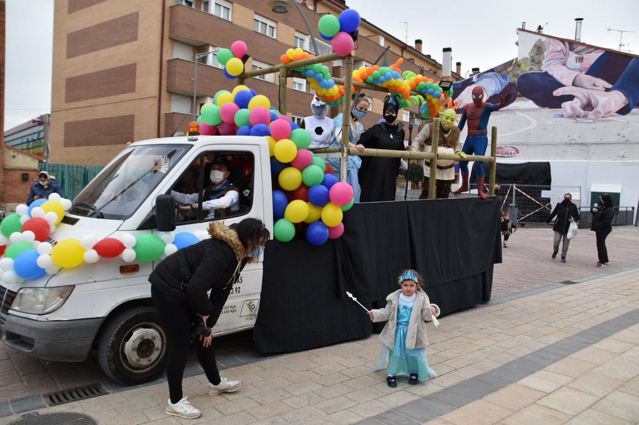 Pradejón celebra su particular desfile de Carnaval