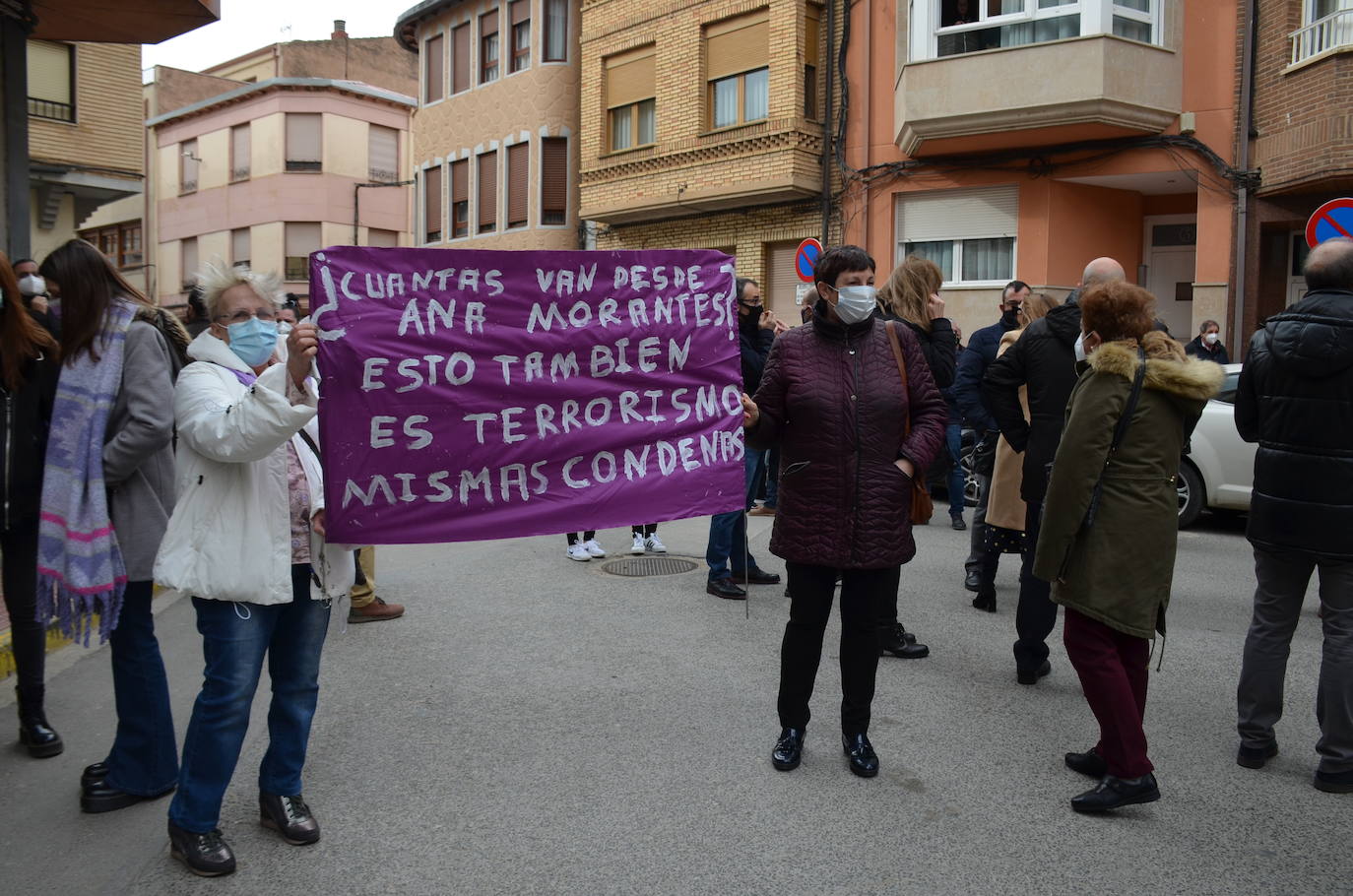 Fotos: Concentración en Azagra contra la violencia de género