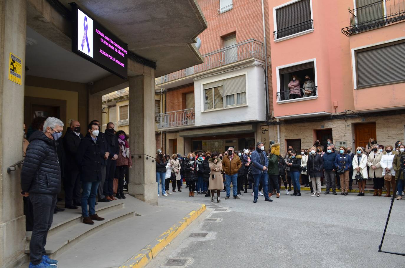 Fotos: Concentración en Azagra contra la violencia de género