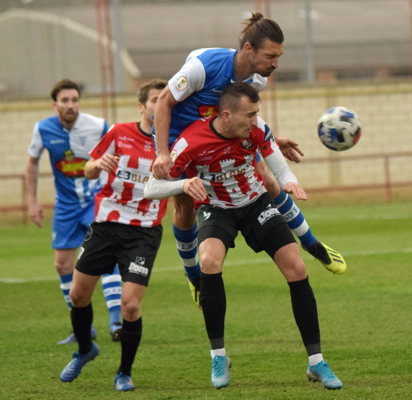 Fotos: Las imágenes de la victoria de la SD Logroñés ante el Ejea