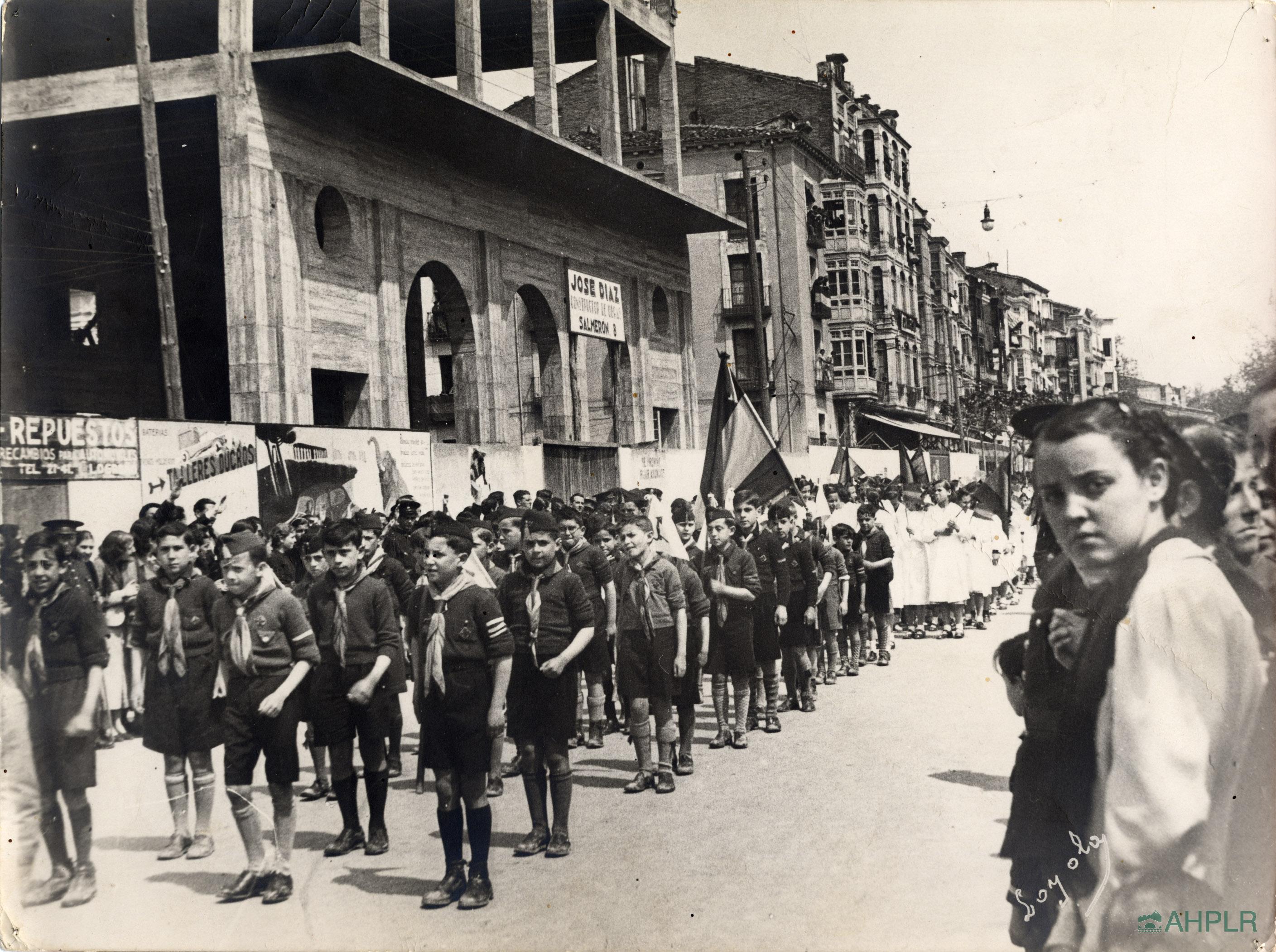 Fotos: El Archivo de La Rioja hace pública la colección de Julián Loyola