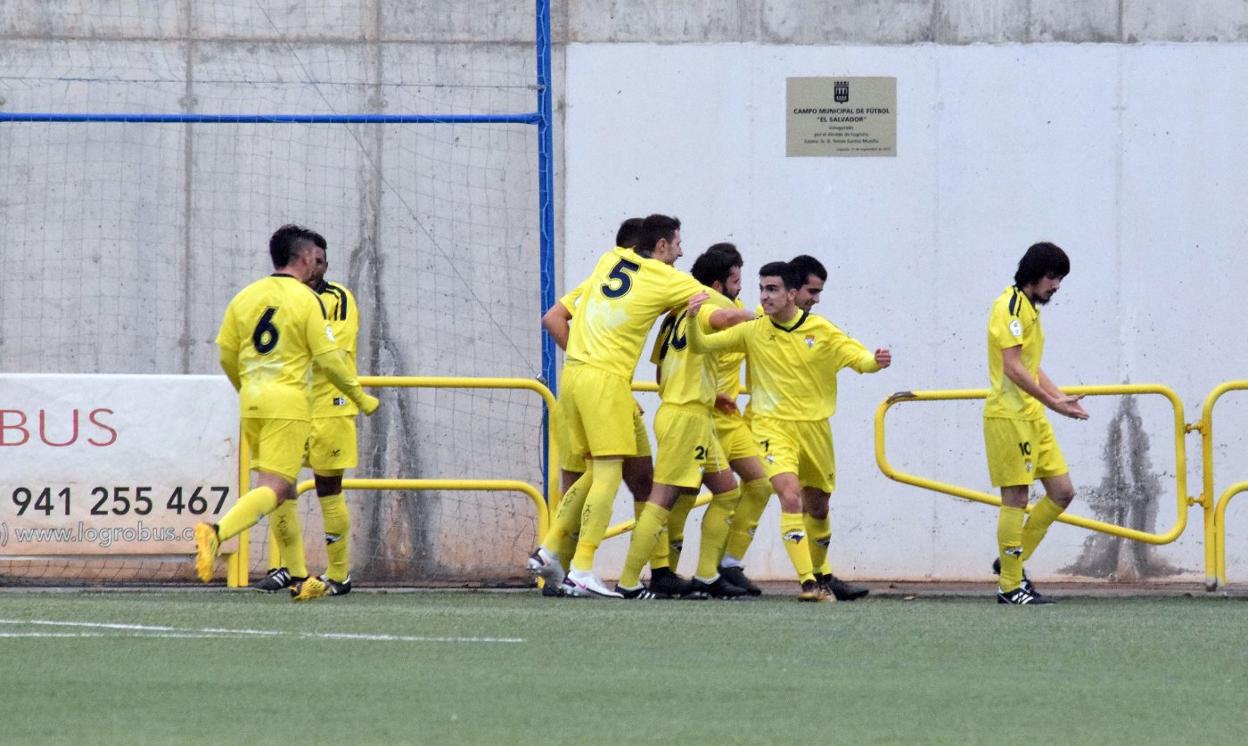 Los jugadores del Yagüe celebran un gol esta temporada. 