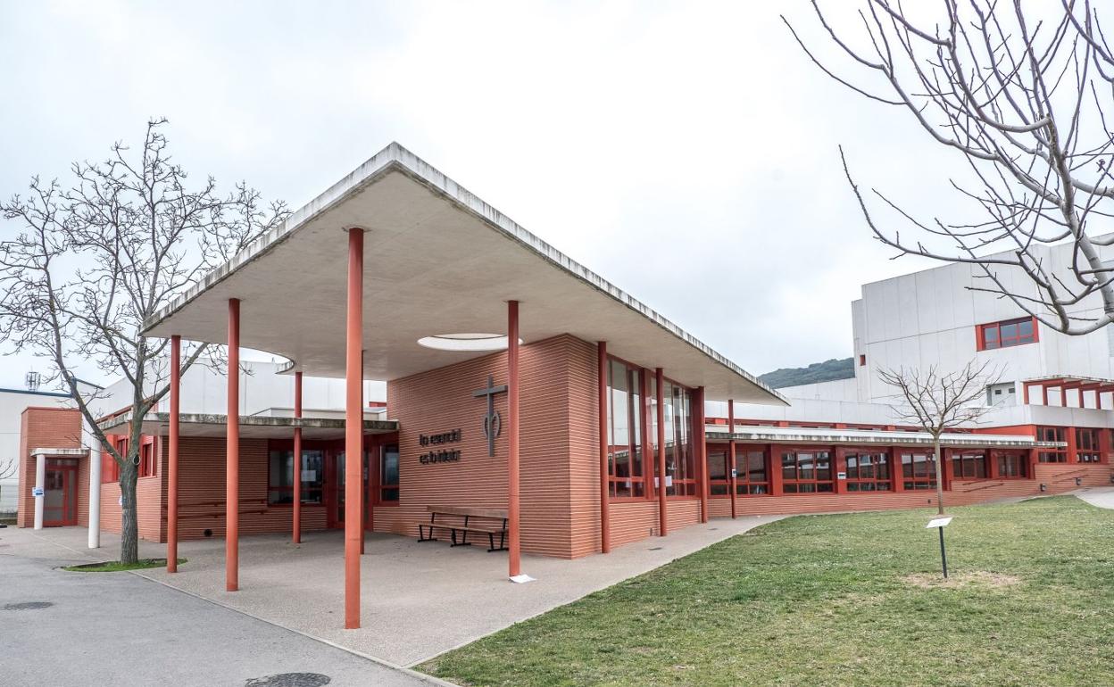 Entrada del edificio de Infantil. 