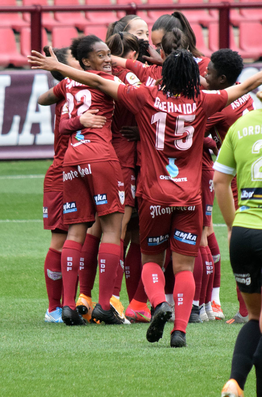 Fotos: Las imágenes del empate entre el EDF Logroño y el Santa Teresa