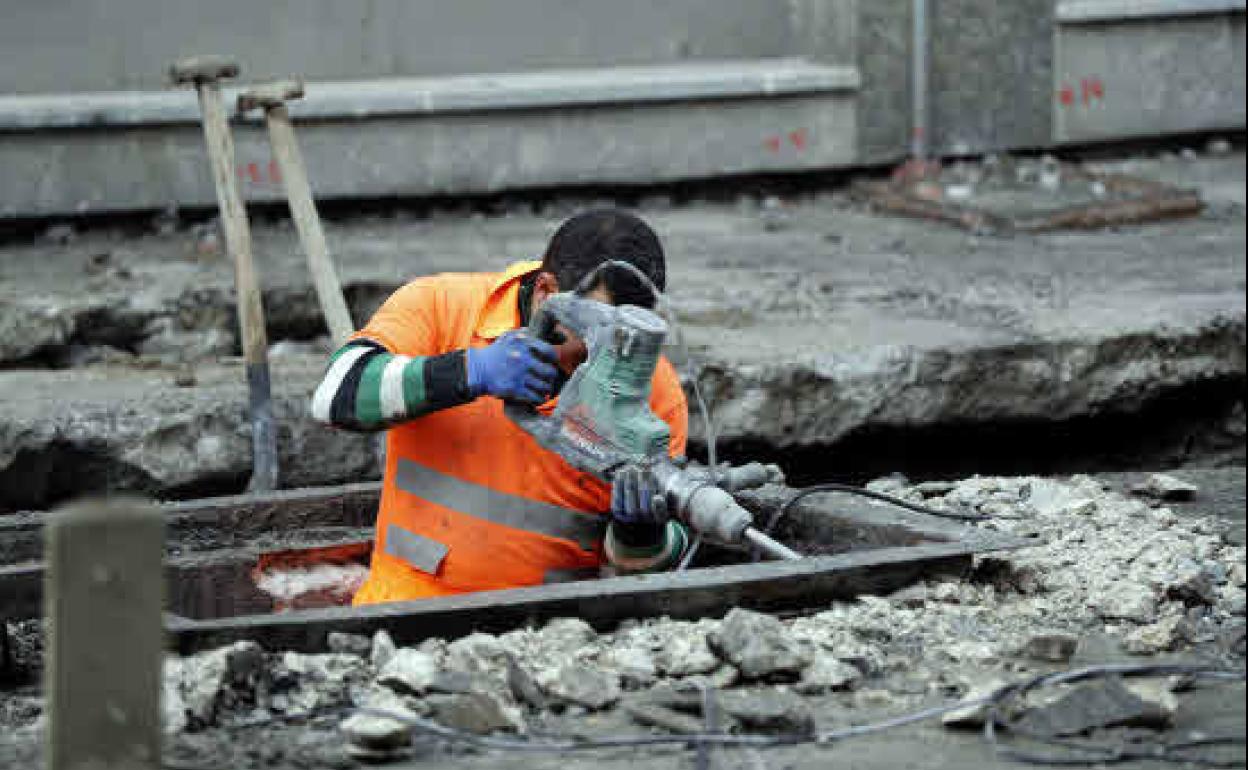 Casi 300 euros menos en los bolsillos que un año atrás