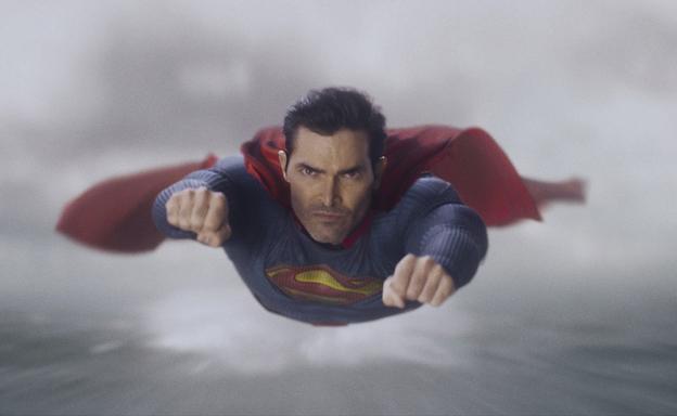 Tyler Hoechlin da vida a Superman.