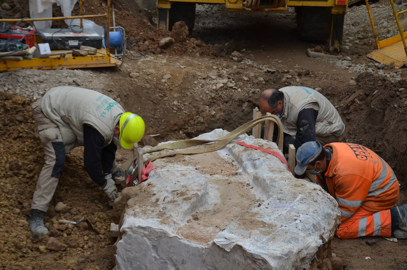 Fotos: Extracción de una canalización de la época romana en Calahorra