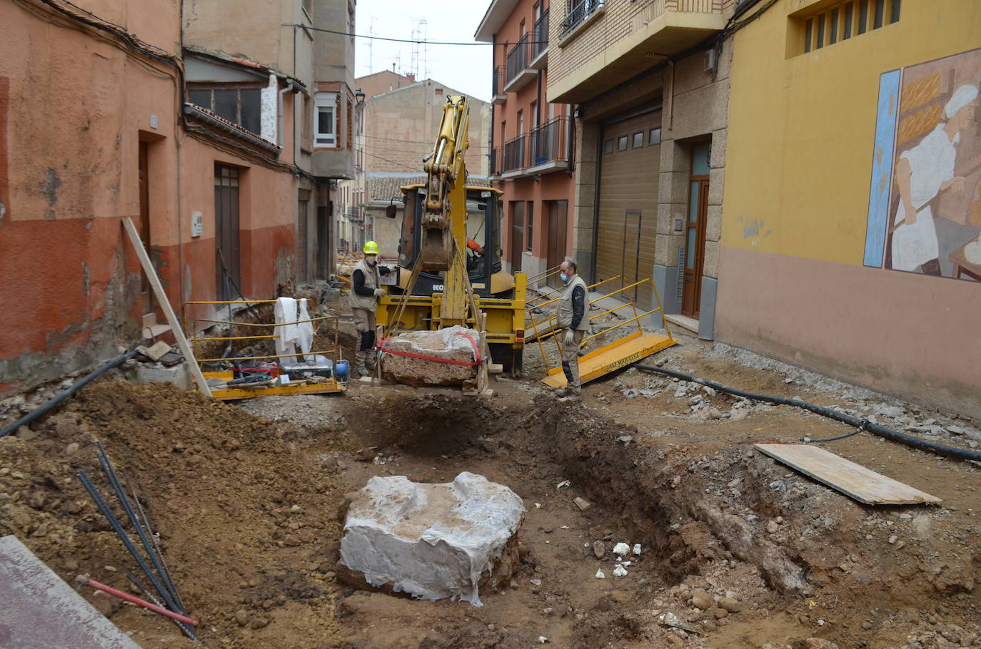Fotos: Extracción de una canalización de la época romana en Calahorra