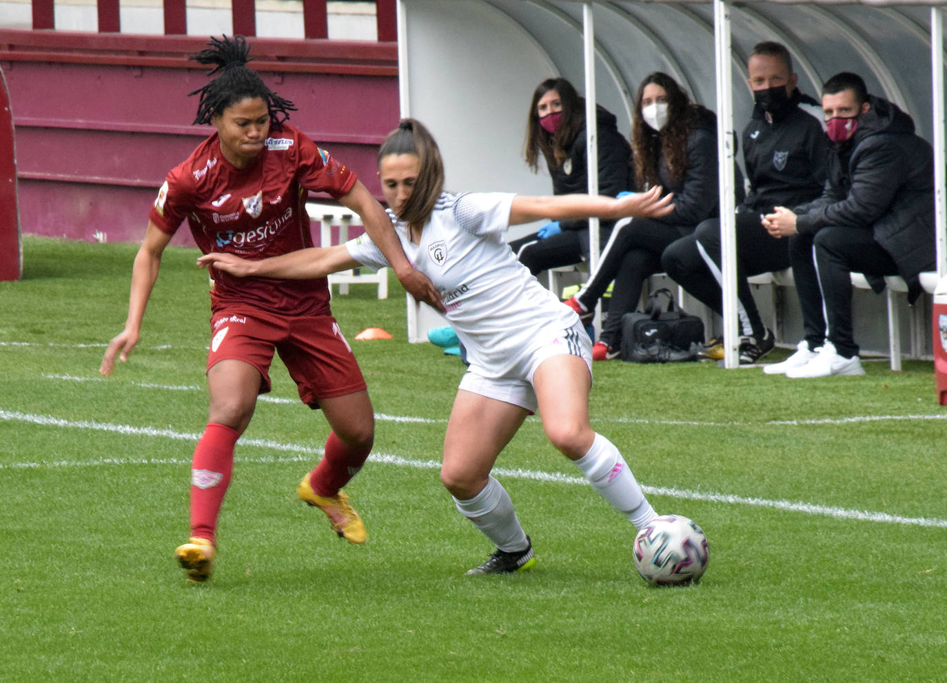 Fotos: Las imágenes del empate entre el EDF Logroño y el Madrid CFF