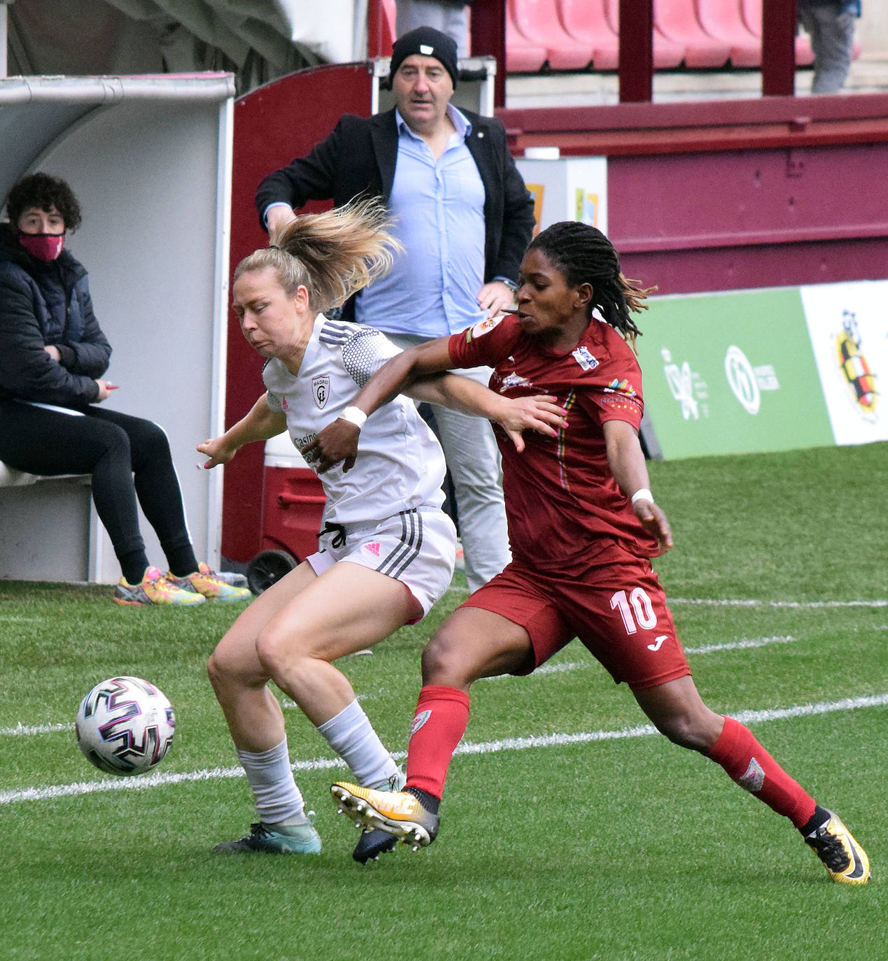 Fotos: Las imágenes del empate entre el EDF Logroño y el Madrid CFF