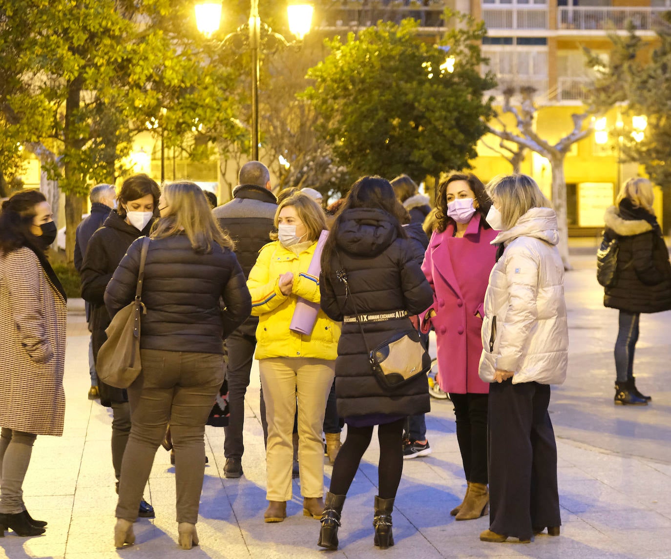 Fotos: Lectura del manifiesto de la Plataforma 8M en El Espolón