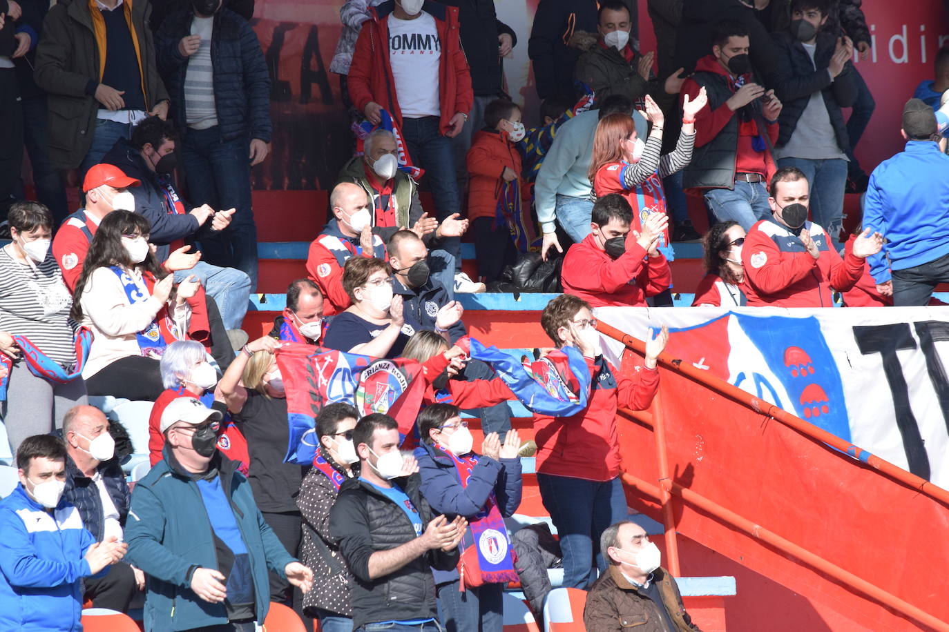 Fotos: La goleada del Calahorra sobre el Osasuna B, en imágenes