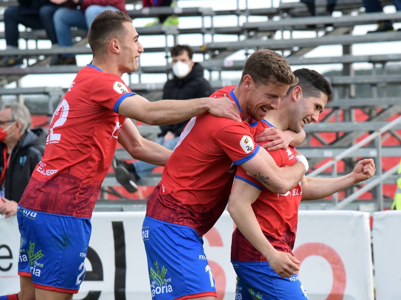 Fotos: La goleada del Calahorra sobre el Osasuna B, en imágenes