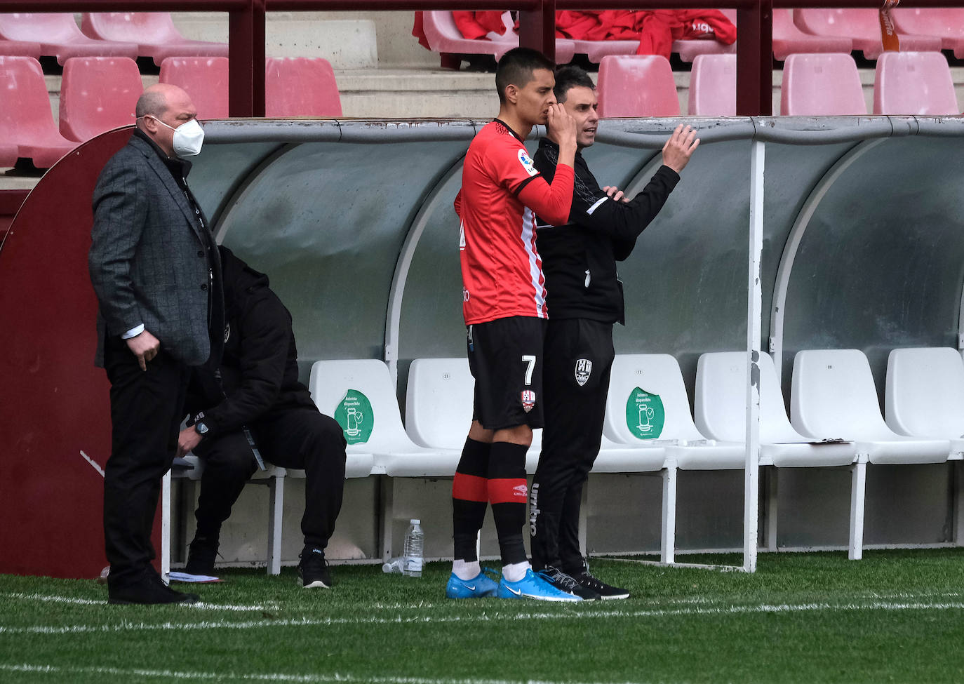 Fotos: Las imágenes de la derrota de la UD Logroñés frente al Málaga