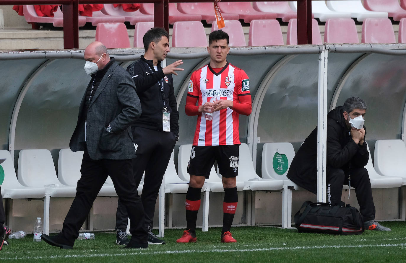 Fotos: Las imágenes de la derrota de la UD Logroñés frente al Málaga