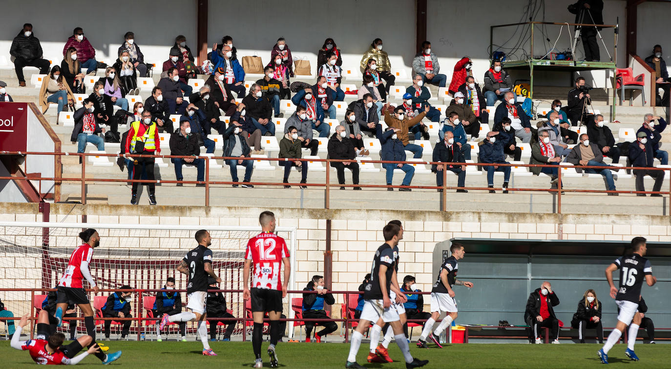 Fotos: Las imágenes de la goleada del Tudelano a la SD Logroñés