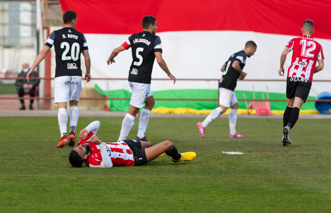 Fotos: Las imágenes de la goleada del Tudelano a la SD Logroñés