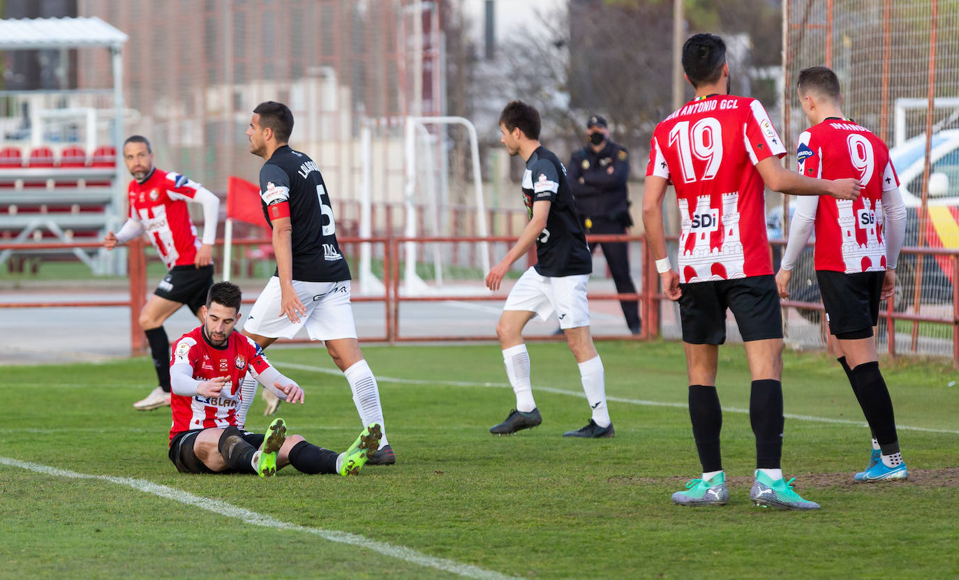 Fotos: Las imágenes de la goleada del Tudelano a la SD Logroñés