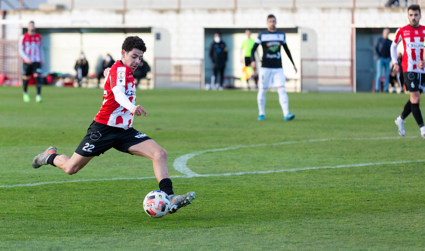 Fotos: Las imágenes de la goleada del Tudelano a la SD Logroñés