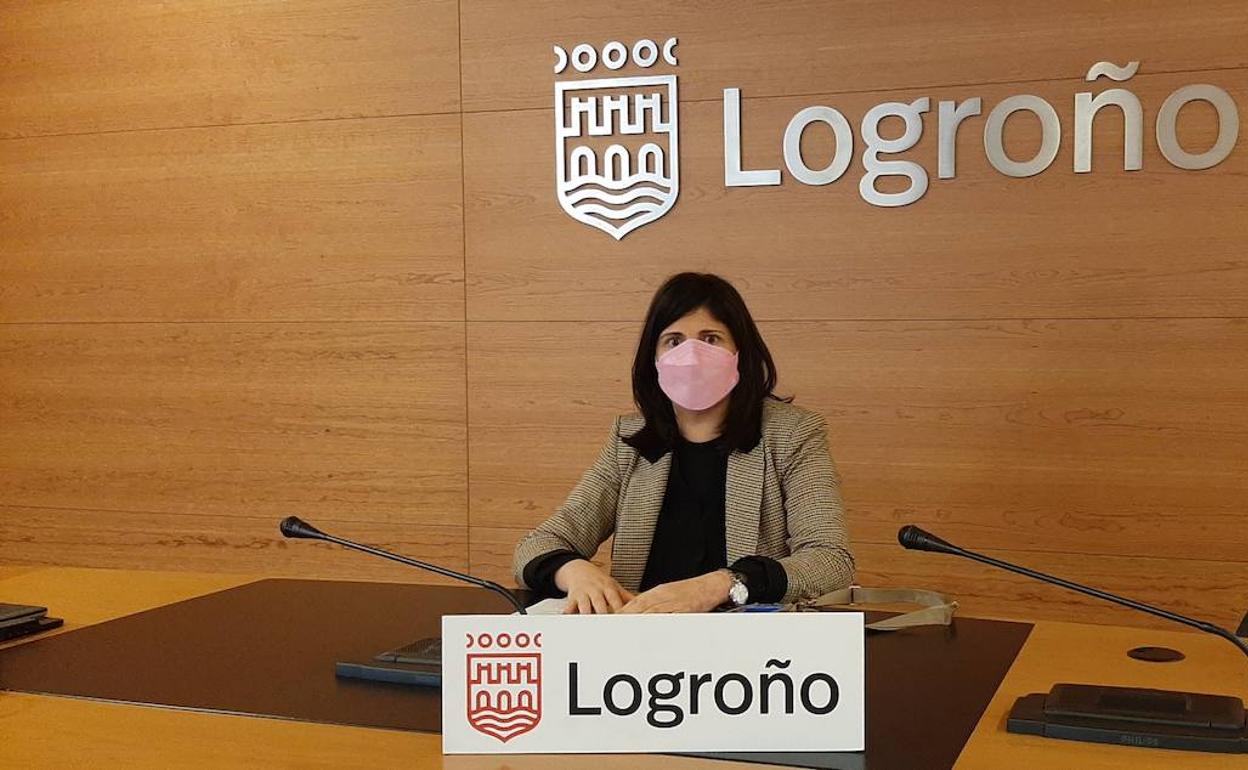 Eva Loza, en la rueda de prensa que ha ofrecido este viernes. 